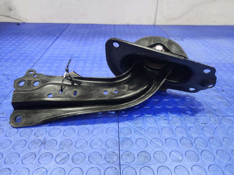 2017 Toyota Prius Lower Control Arm Rr