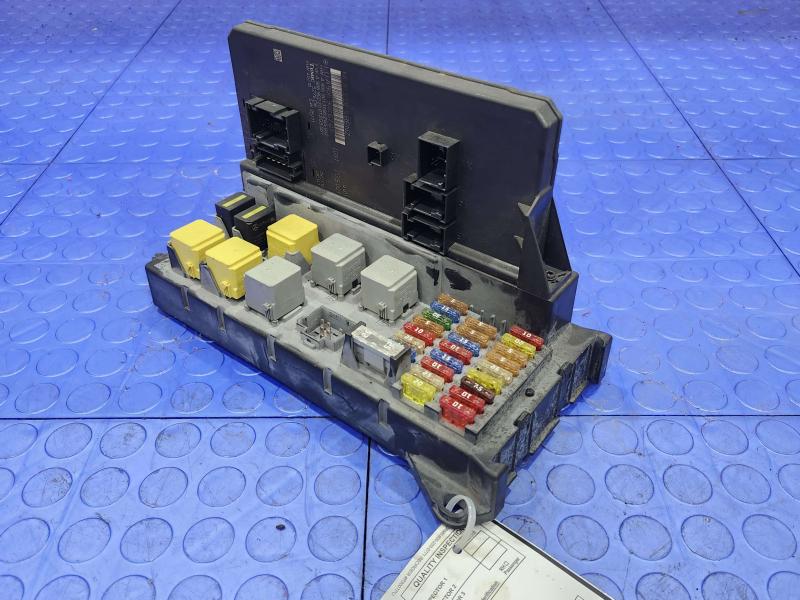 2012 Mercedes Sprinter Engine Fuse Box