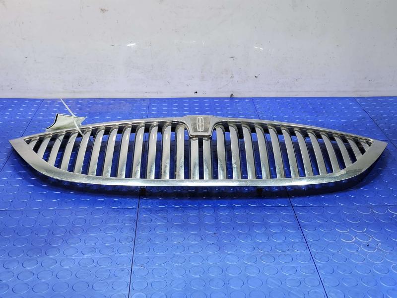 2003 Lincoln Town Car Grille