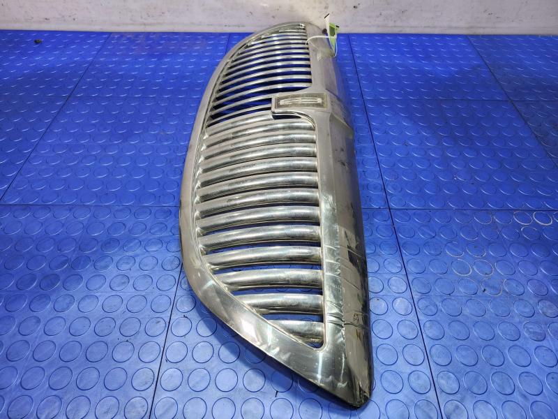2003 Lincoln Town Car Grille