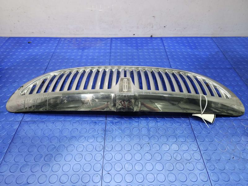 2003 Lincoln Town Car Grille