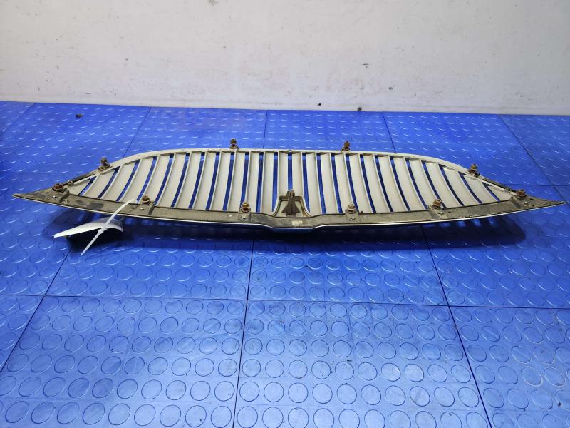2003 Lincoln Town Car Grille