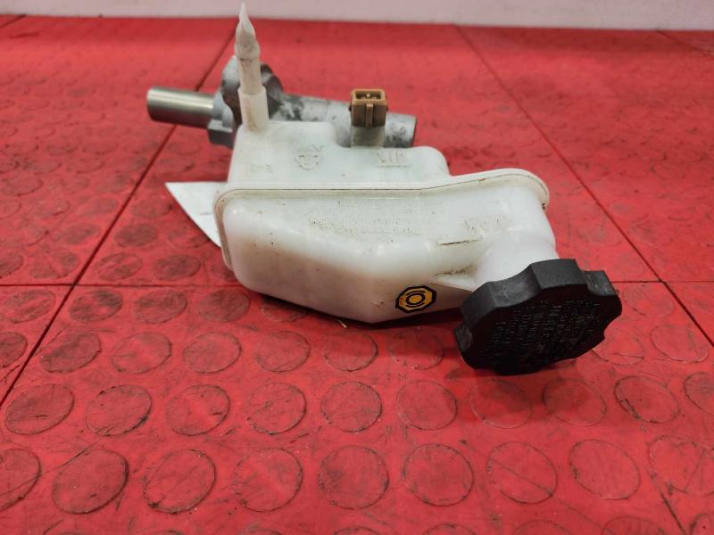 2011-2015 Kia Optima Brake Master Cylinder Assembly Genuine OEM 585102T200