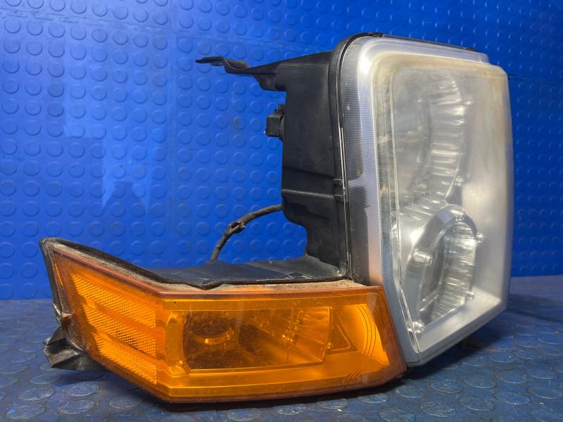2006 Jeep Commander Headlamp Assembly