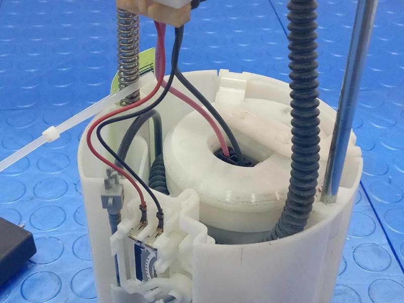 2011-2013 Toyota Highlander 3.5L Fuel Pump Assembly Genuine OEM 770200E070