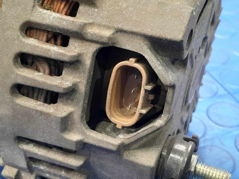 2014 Nissan Versa Alternator