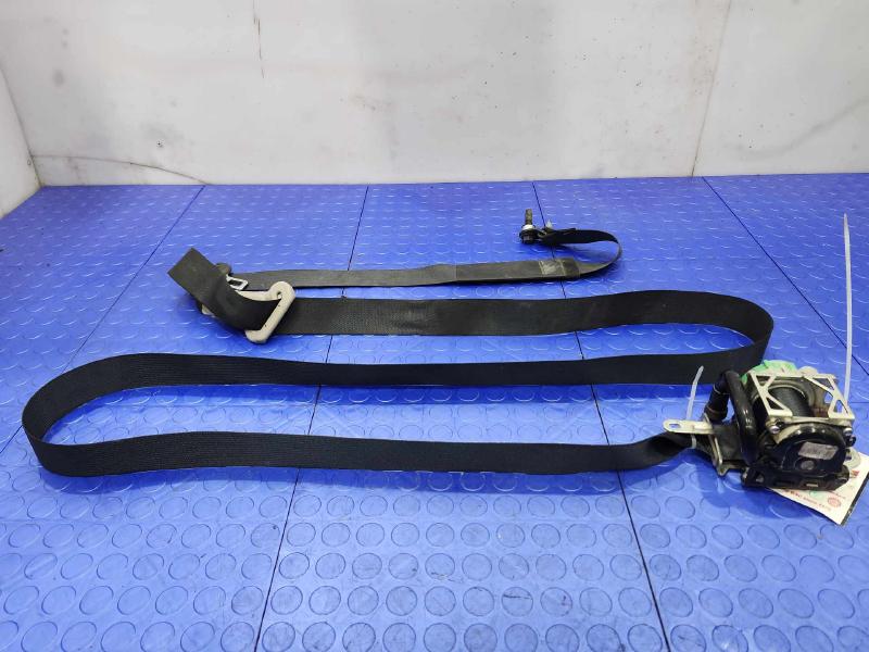 2014 Nissan Versa Front Seat Belt
