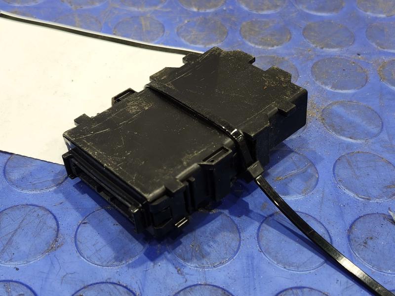2016-2018 Toyota Prius Network Gateway Control Module OEM 8911147062