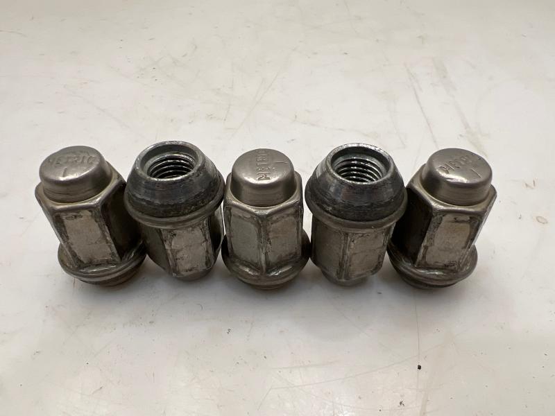 2009 Ford Escape Lug Nuts
