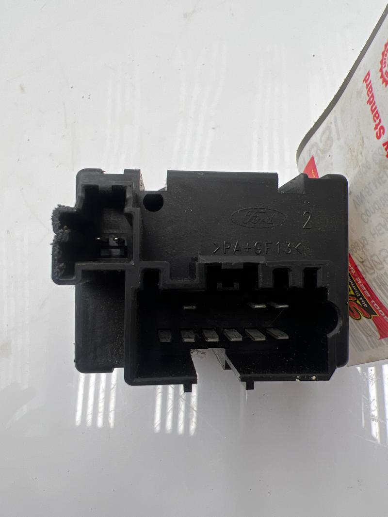 2004 Lincoln Aviator Headlight Switch (Dash Mtd)