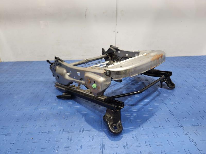 2013 Toyota Yaris Seat Track