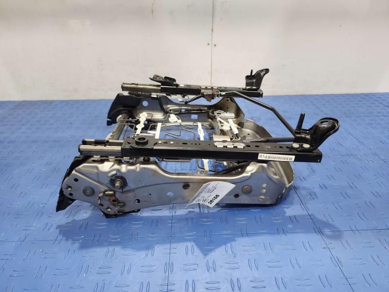 2013 Toyota Yaris Seat Track