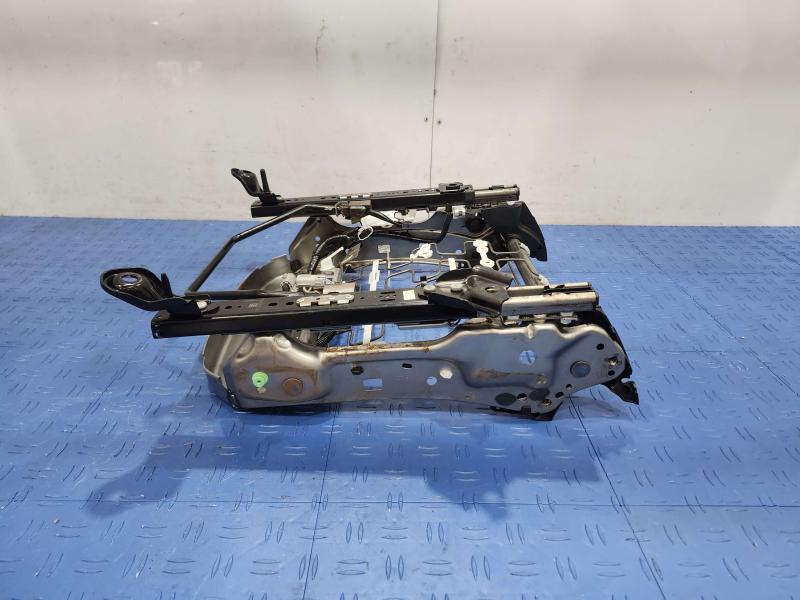 2013 Toyota Yaris Seat Track