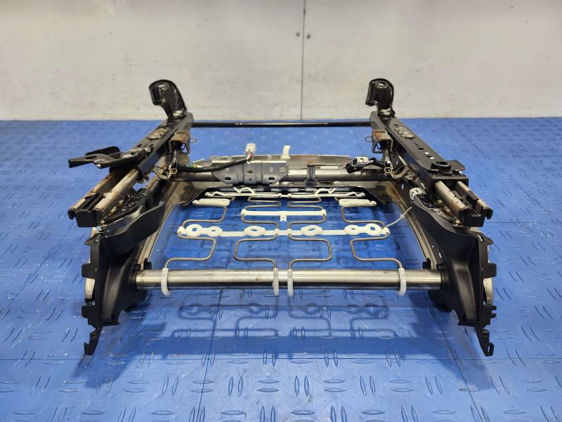 2013 Toyota Yaris Seat Track
