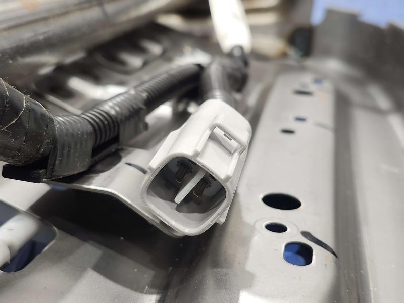 2013 Toyota Yaris Seat Track
