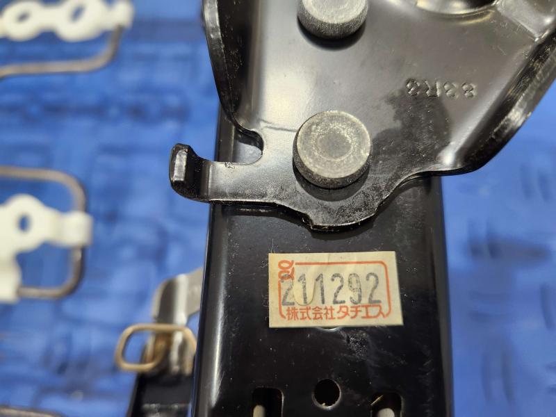 2013 Toyota Yaris Seat Track