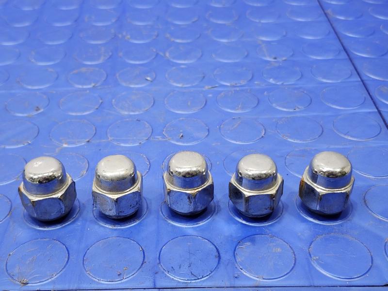 2014 Infiniti QX60 Lug Nuts