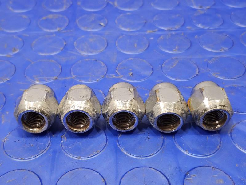 2014 Infiniti QX60 Lug Nuts
