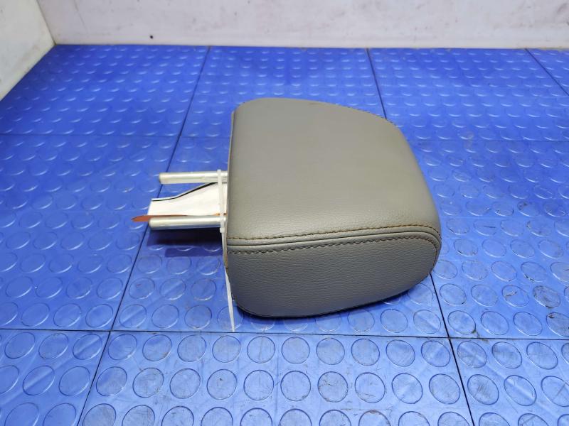 2012 Ford F-250 Super Duty Headrest