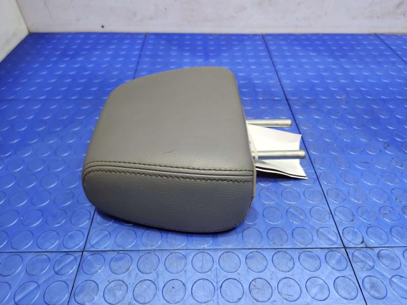 2012 Ford F-250 Super Duty Headrest
