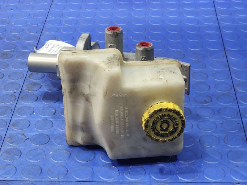 2011-2015 Dodge Durango Brake Master Cylinder Assembly Genuine OEM 68207364AA
