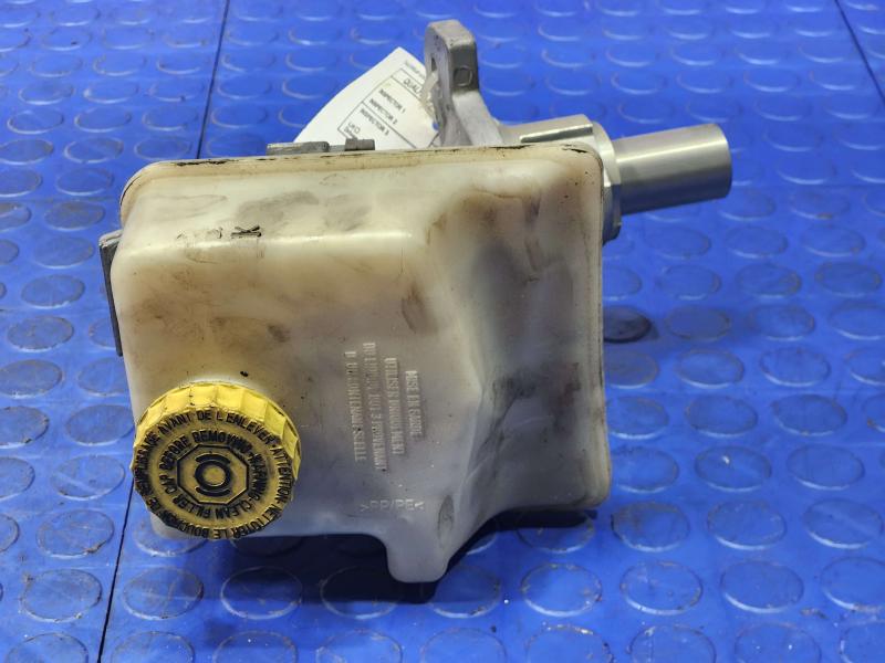 2011-2015 Dodge Durango Brake Master Cylinder Assembly Genuine OEM 68207364AA