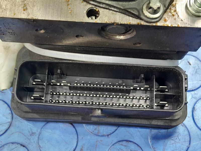 2018 Buick Regal FWD ABS Anti Lock Brake Pump Modulator Assembly OEM 84330137