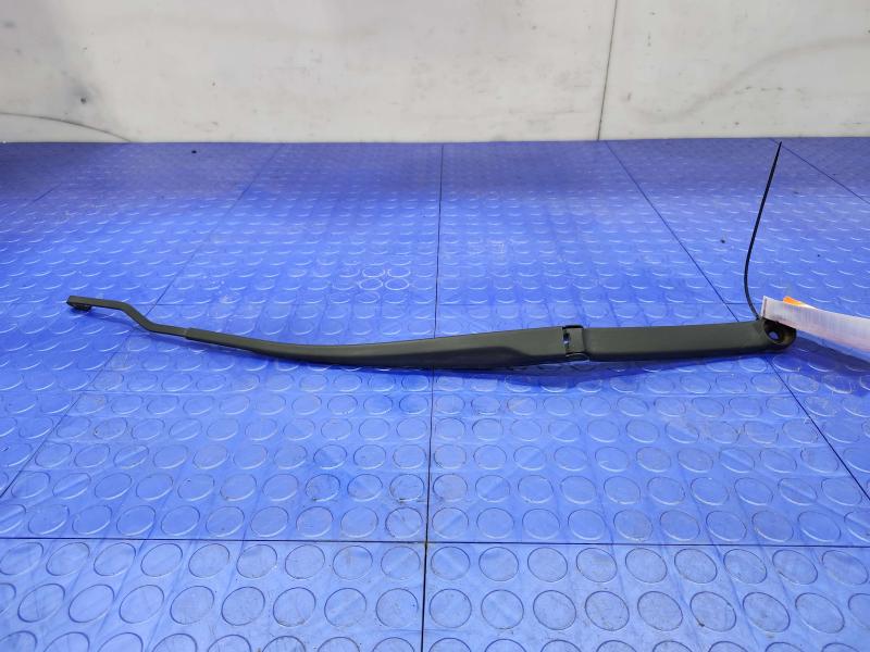 2017 Chrysler 200 Wiper Arm