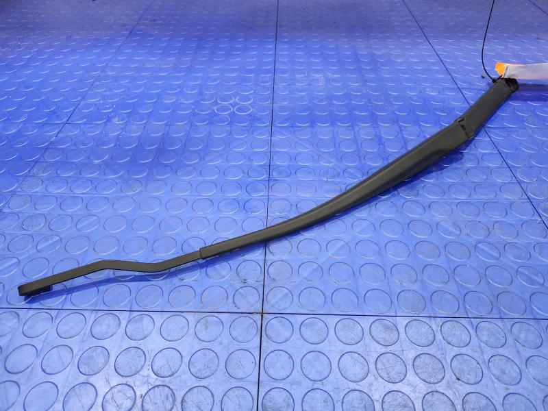 2017 Chrysler 200 Wiper Arm