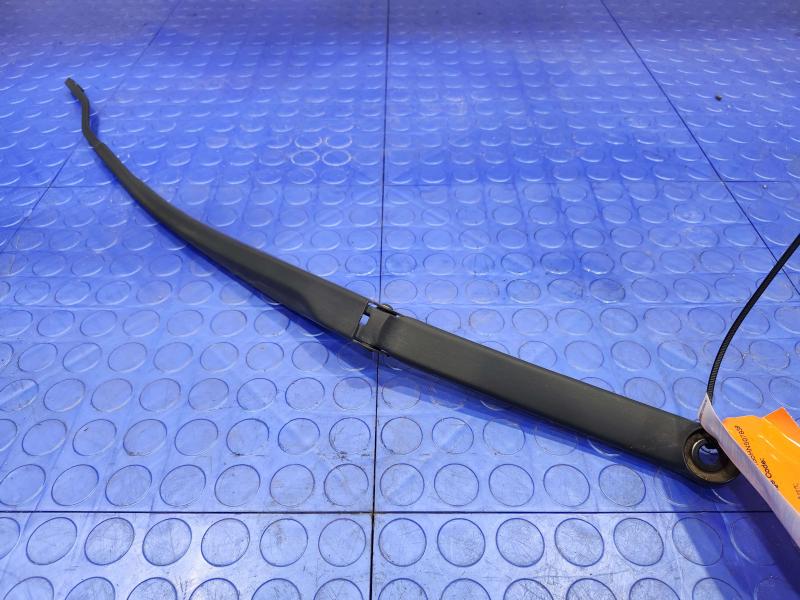 2017 Chrysler 200 Wiper Arm