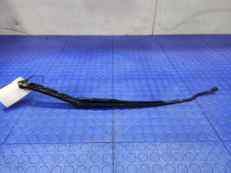 2017 Chrysler 200 Wiper Arm