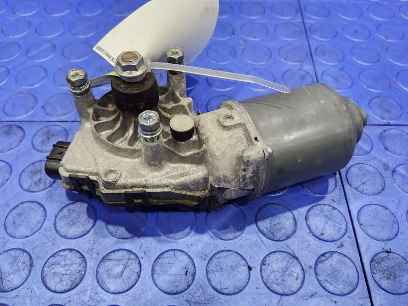 2015 GMC Yukon XL Wiper Motor Front