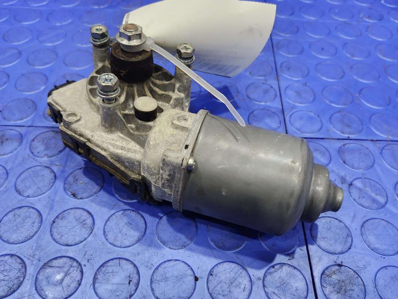 2015 GMC Yukon XL Wiper Motor Front