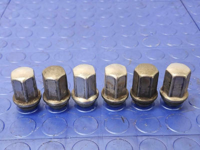 2014 Chevrolet Silverado 1500 Lug Nuts