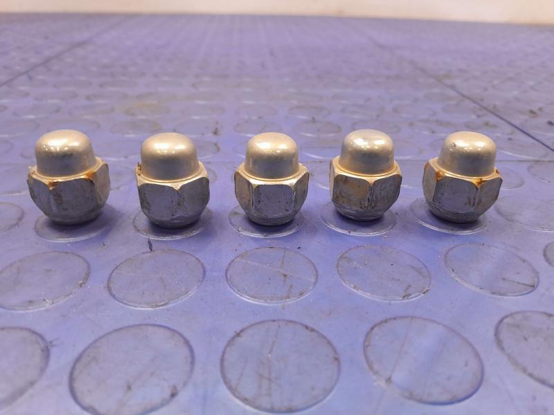 2015 Hyundai Tucson Lug Nuts