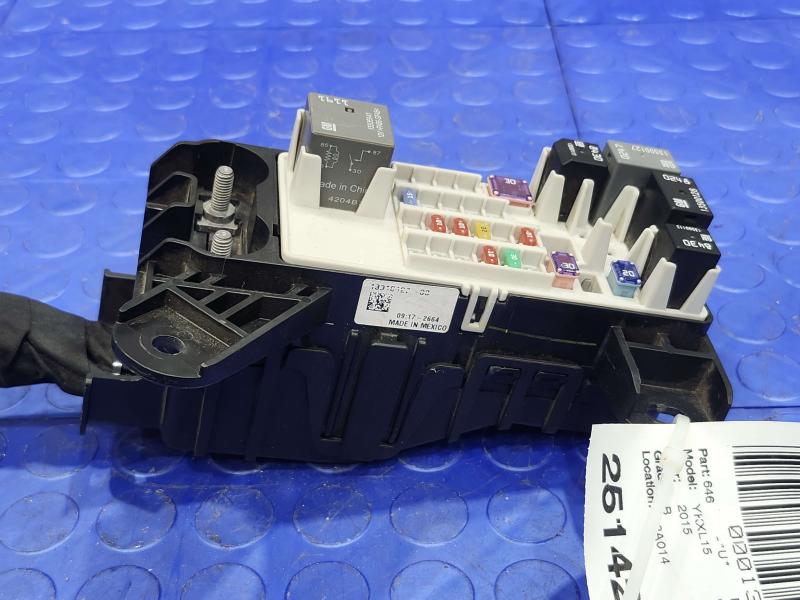 2015-2018 GMC Yukon / Yukon XL Cabin Fuse Box Junction Block OEM 13940427