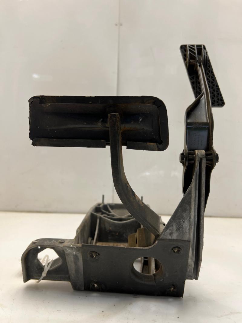 1997 Dodge Ram 1500 2500 3500 Brake Pedal  / Gas Pedal w/ Bracket OEM 52079114