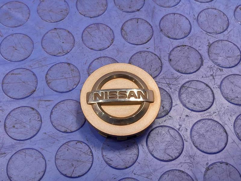 2014 Nissan Versa Center Cap