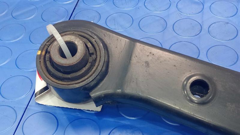 2016-2020 Kia Sorento Rear Upper Control Arm Left or Right Side OEM 55100C5050,RH