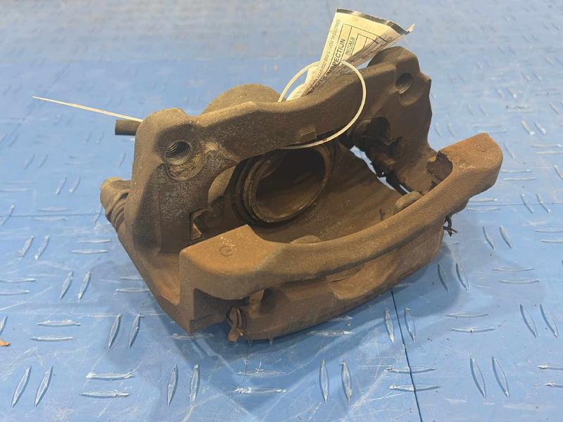2015 Nissan Rogue Caliper