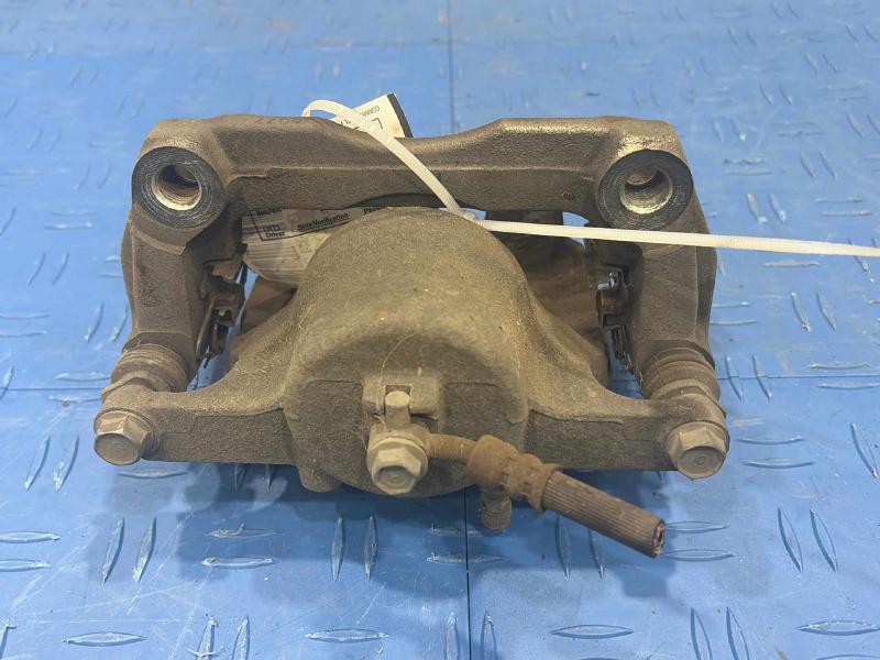 2015 Nissan Rogue Caliper