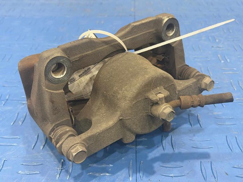 2015 Nissan Rogue Caliper
