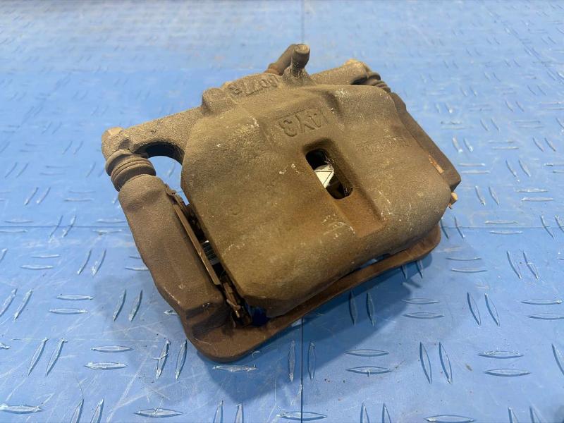 2015 Nissan Rogue Caliper