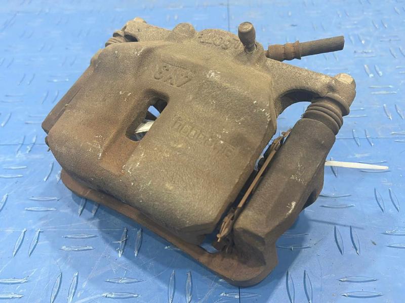 2015 Nissan Rogue Caliper