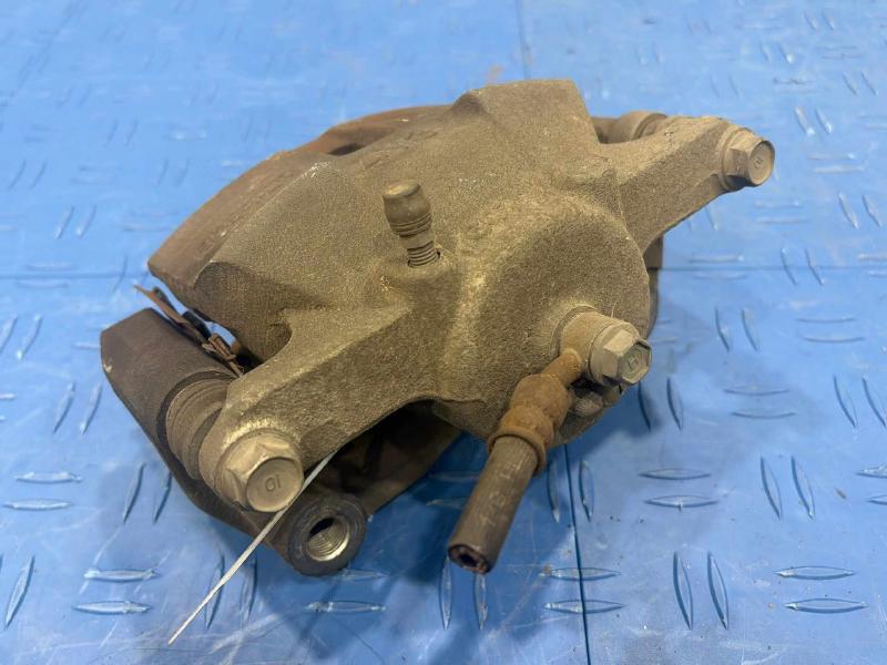 2015 Nissan Rogue Caliper