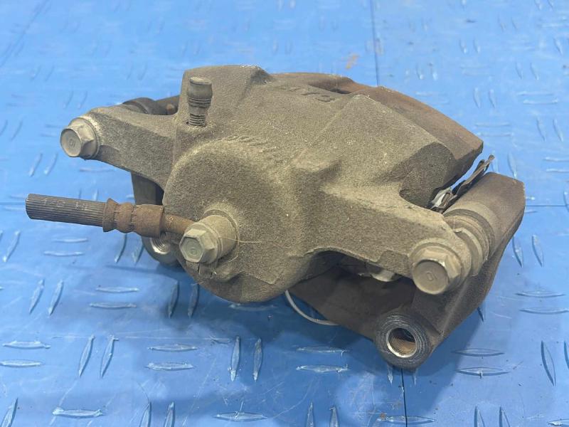 2015 Nissan Rogue Caliper