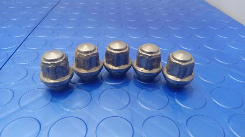 2013 Ford Escape Lug Nuts