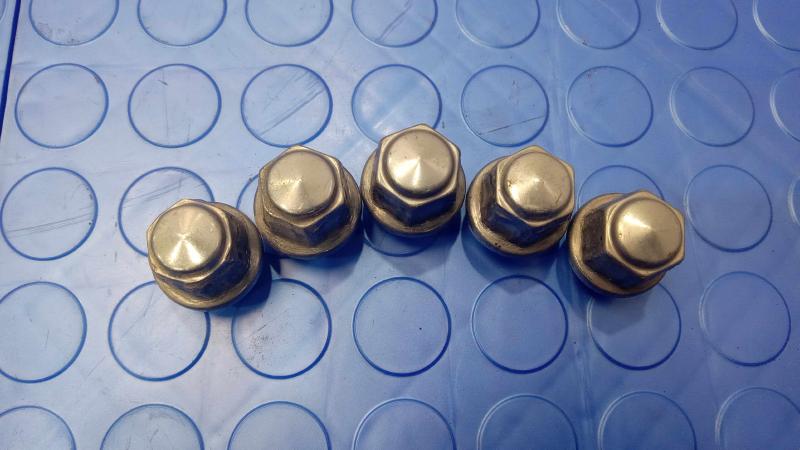 2013 Ford Escape Lug Nuts