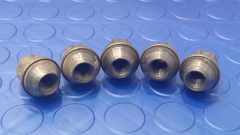 2013 Ford Escape Lug Nuts