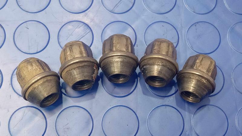 2013 Ford Escape Lug Nuts